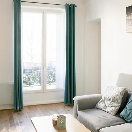 2-bedroom - Eiffel Tower Paříž
